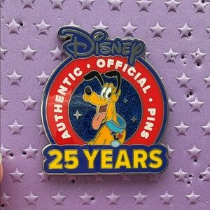 DISNEY 25 YEAR PIN TRADING 2025 MYSTERY PIN — PLUTO